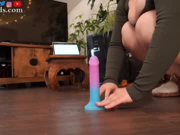 serareads's chat room