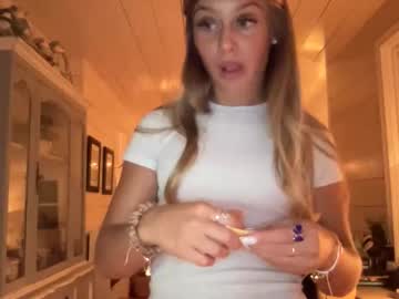 carlybora's chat room