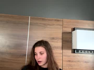 deepthroatqueen33's chat room