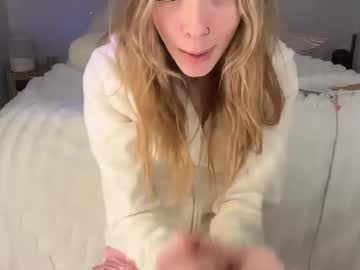 ellieluvs's chat room