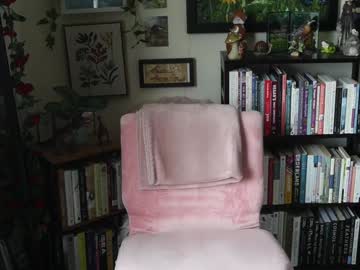 ellynaomi's chat room