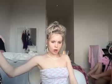 lunarose17's chat room