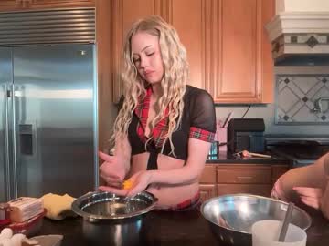 lunarose17's chat room