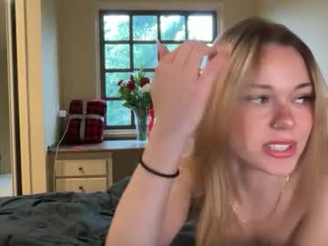 chloeros3e's chat room