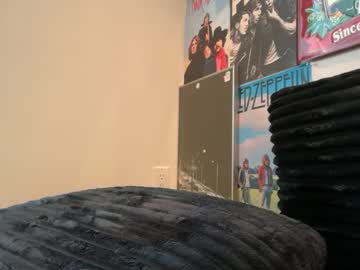 lilybrown07's chat room