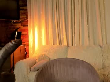 honeymoann's chat room