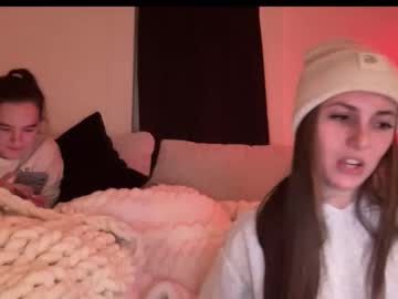 laylahlaylah1's chat room