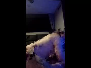 feathersngb32's chat room