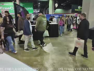 laurenphillips's chat room