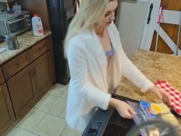 ellalowe's chat room