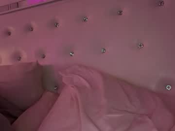 theblondeetwinss's chat room