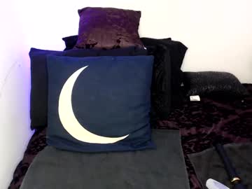 bigtittedtattedlesbian's chat room