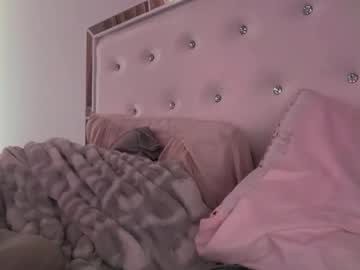 theblondeetwinss's chat room