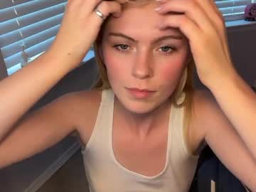 elliee81's chat room