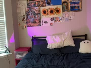 elliee81's chat room