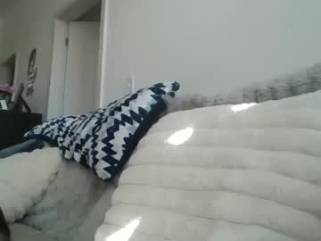 parisbaby2000's chat room