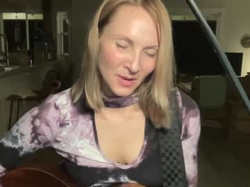 kaileeshy's chat room