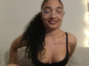 rosalinatoosexy's chat room