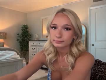 roxyrain2736's chat room