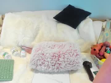 eatmygingersnapps's chat room