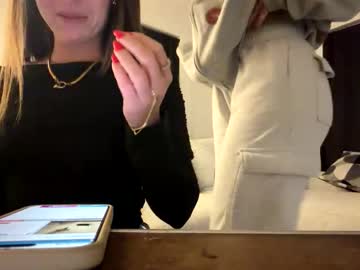 laylahlaylah1's chat room