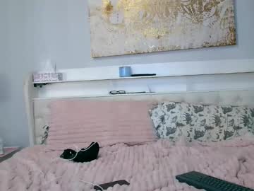 mommysuckzdaddy's chat room