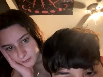 skinnyangel21's chat room