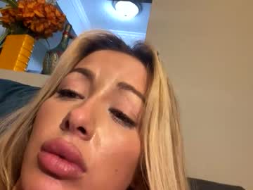 theblondebunni's chat room