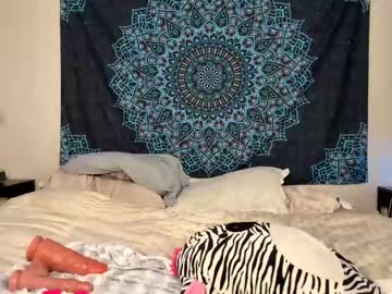 petitegirluvsdick's chat room