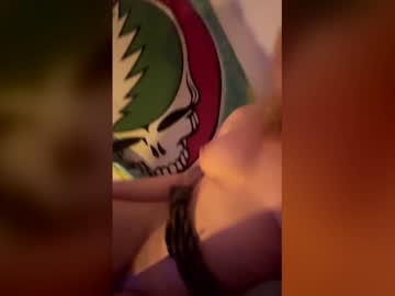 alisyngetslost's chat room