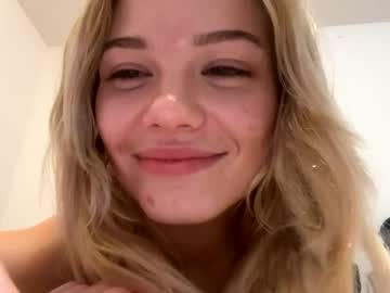 britneycherry08's chat room