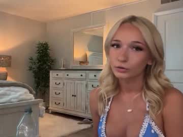 roxyrain2736's chat room