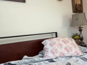 annieangel18's chat room