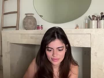 poutyselena's chat room