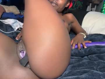 kinkycoupleinteracial's chat room