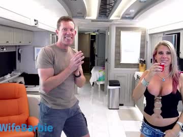 wildwifebarbie's chat room