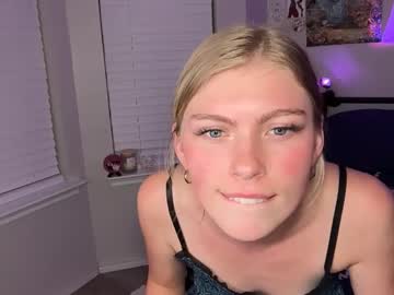 elliee81's chat room