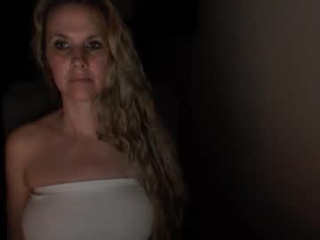 love_on_'s chat room