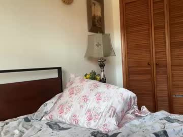 annieangel18's chat room