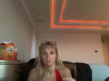 lilybrown07's chat room
