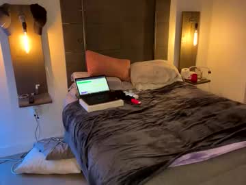 kittywoodyluv's chat room