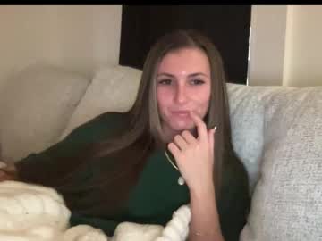 laylahlaylah1's chat room