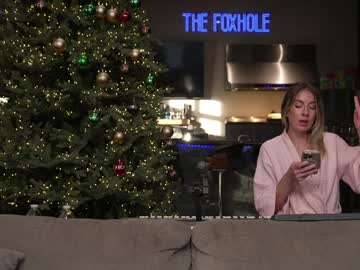 blondefoxsilverfox's chat room