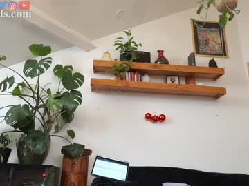 serareads's chat room