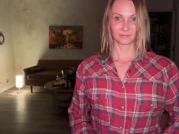 kaileeshy's chat room