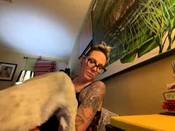 juneafterhours's chat room