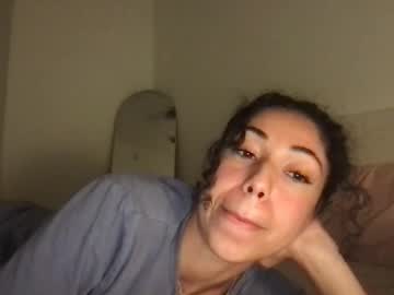 latinagirlyxx's chat room