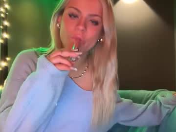 ella_hill's chat room