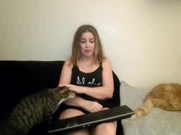 iampoppyy's chat room