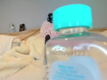 eatmygingersnapps's chat room